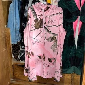 Nwot camo Pullover